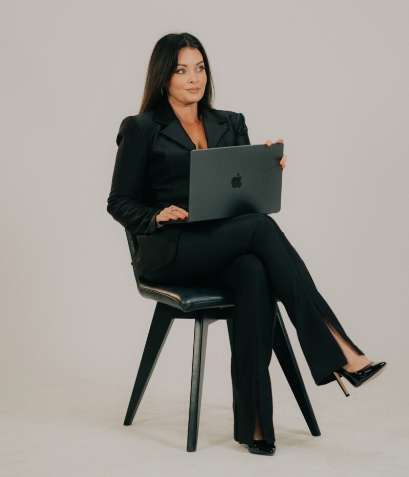 Lauren hope round square marketing